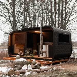 Windsor - Backyard Sauna and Hot Tub